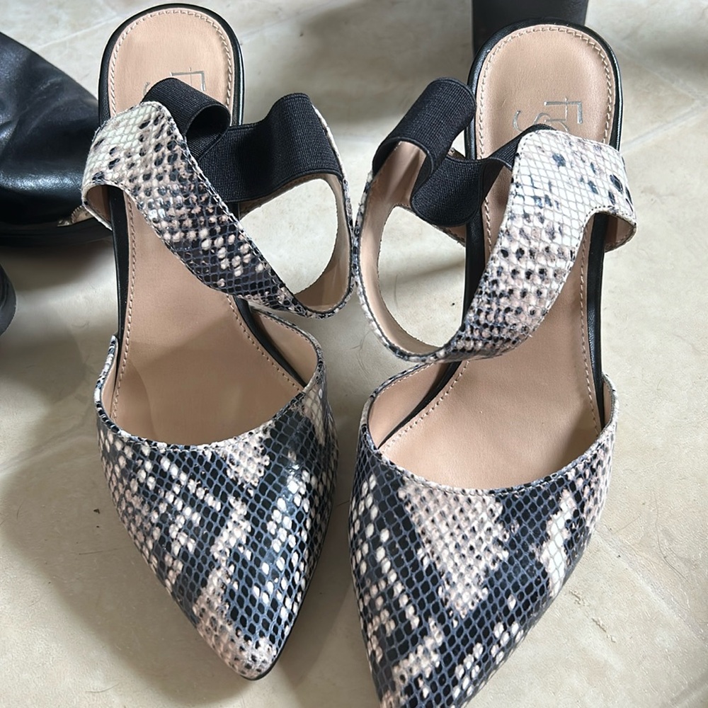 Scrappy heels, brand new never been worn